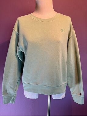 💚Champion Sage Green Crewneck Sweatshirt